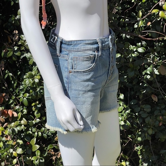 💋NWT JOE’S High Waist Button Fly Raw Hem Denim Shorts - Picture 5 of 13